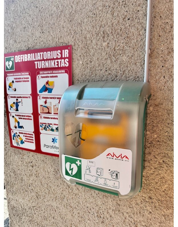 Komplektas AIVIA lauke: defibriliatorius + spintelė outdoor + turniketas + stendas 1